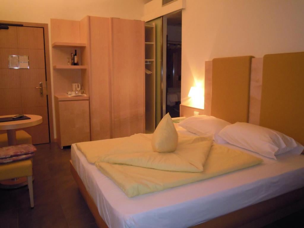 Beach Hotel Du Lac Malcesine Habitación foto